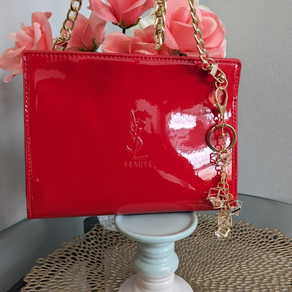Yves Saint Laurent - Picture 2 of 10